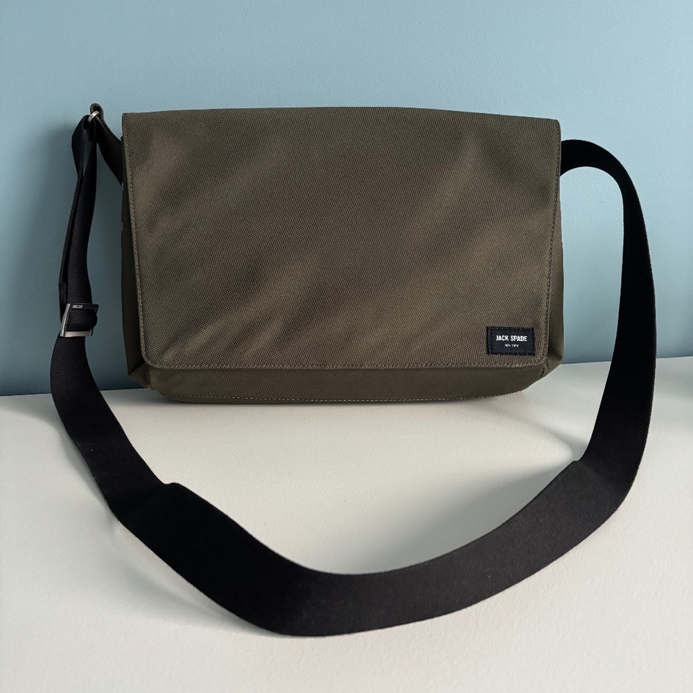 Jake Spade nylon messenger bag *New
